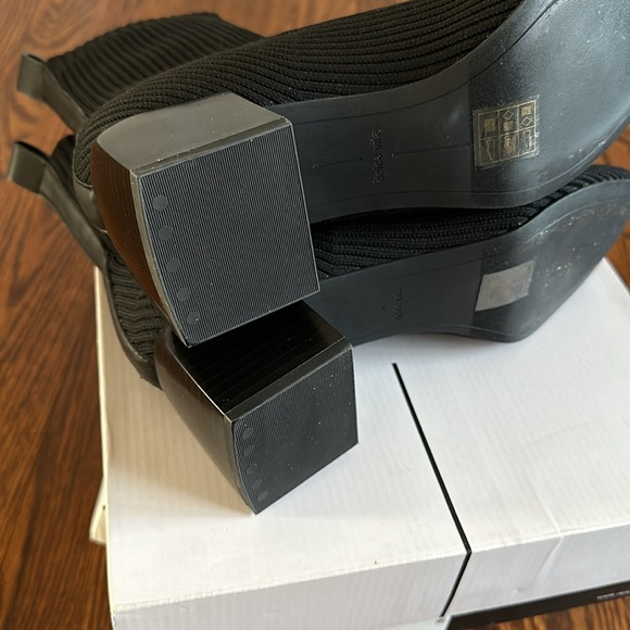 DOLCE VITA Cabe Rib-Knit Sock Booties -  excellent condition! Size 10 - Picture 9 of 12